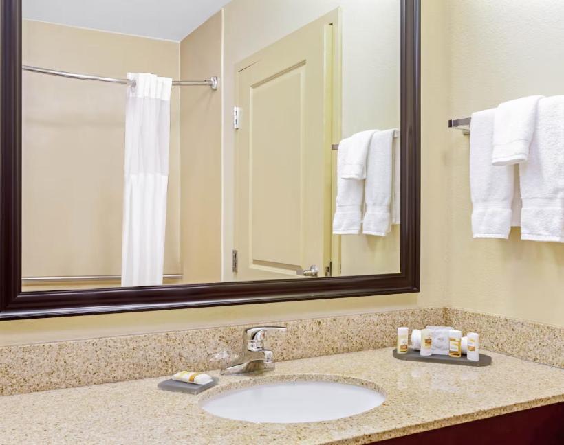 La Quinta By Wyndham Lancaster Hotel Smoketown  Стая снимка